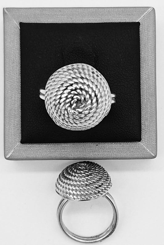 Sello de ley en el interior del anillo plata ley 925 , espiral .