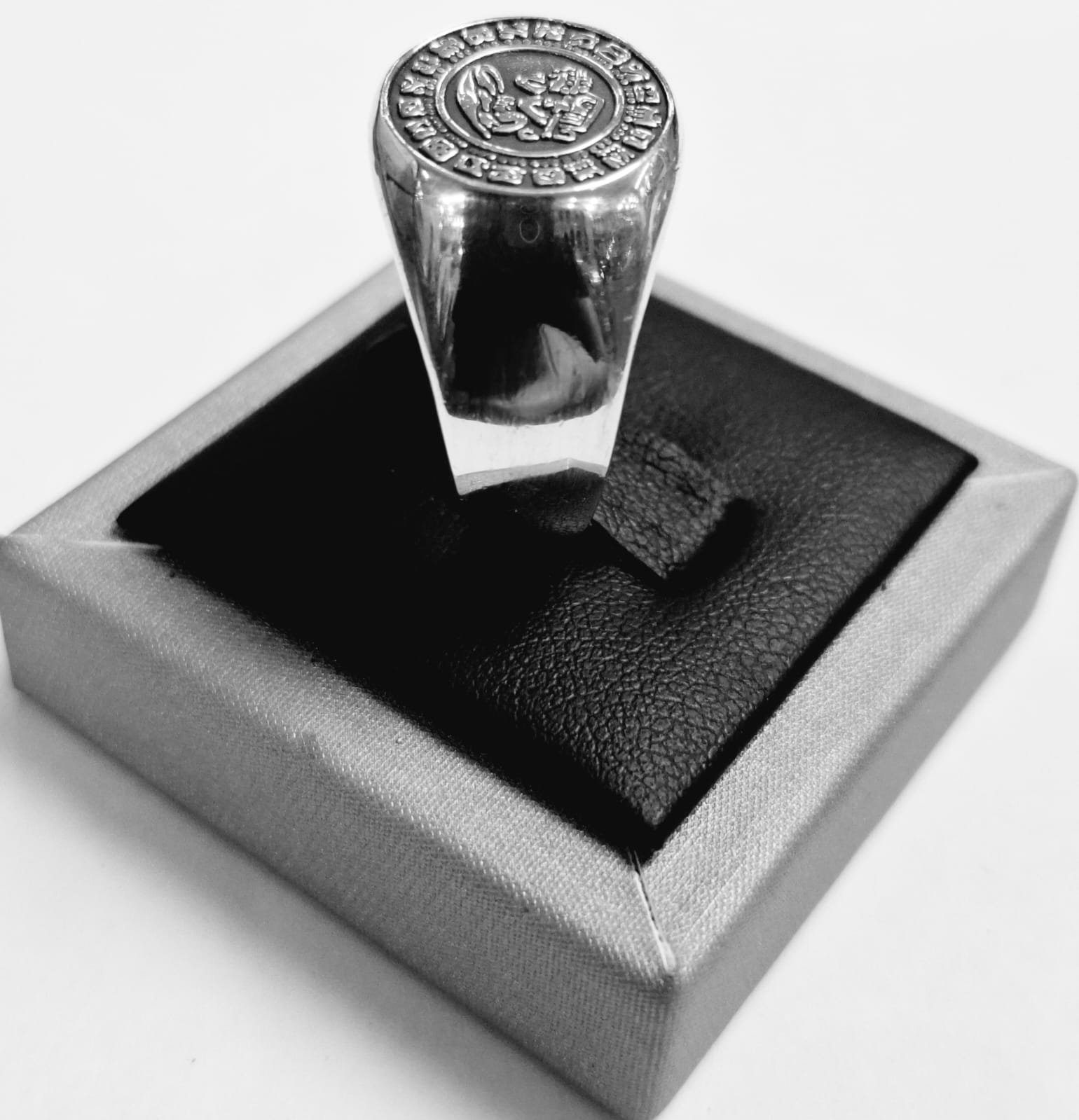 Anillo Calendario Maya en Plata Ley 925, vista frontal