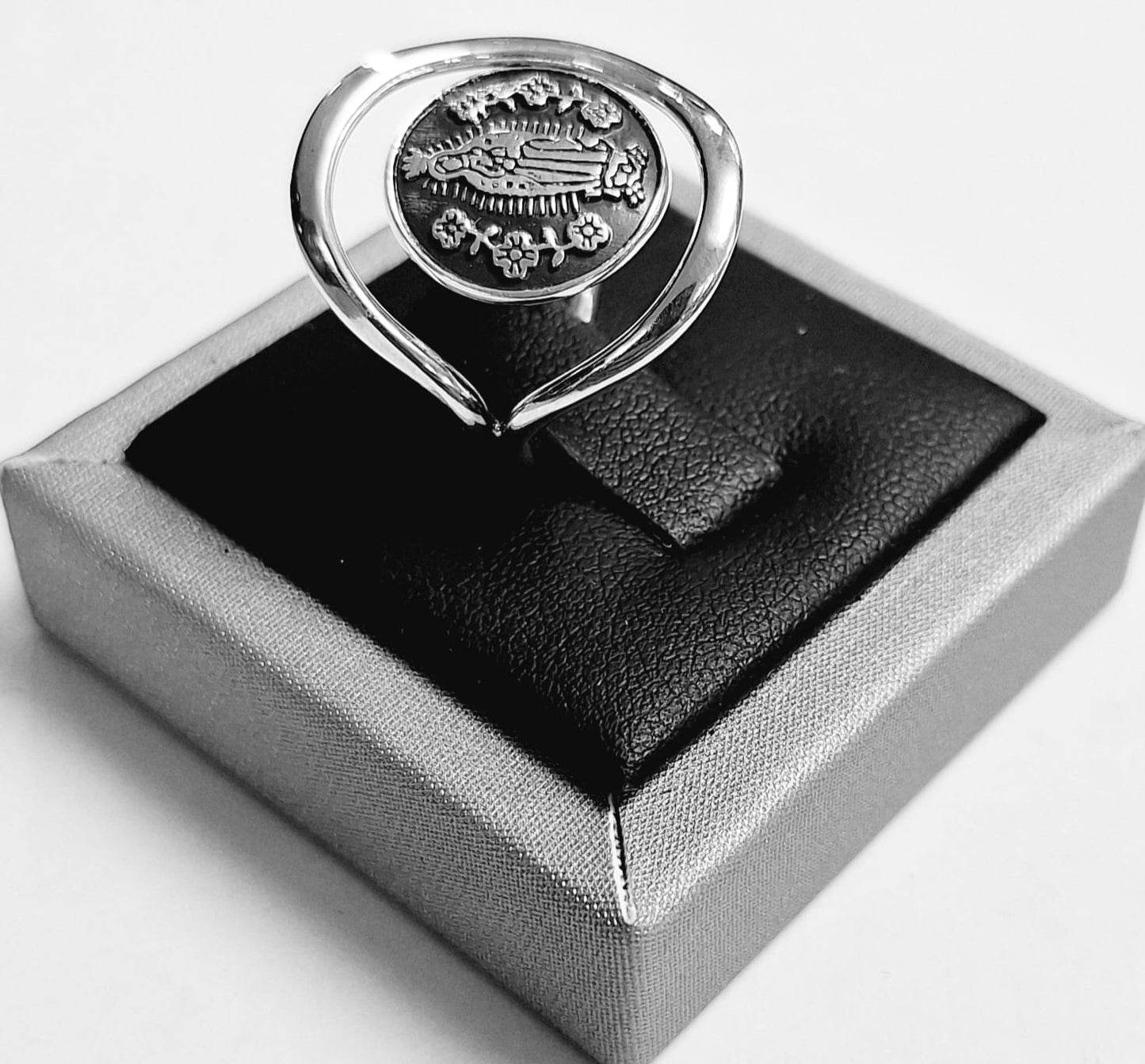 Anillo Virgen en Plata Ley 925, vista frontal