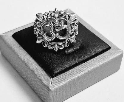 Anillo Simbolo Om en Plata Ley 925, sello de autenticidad Plata Ley .925