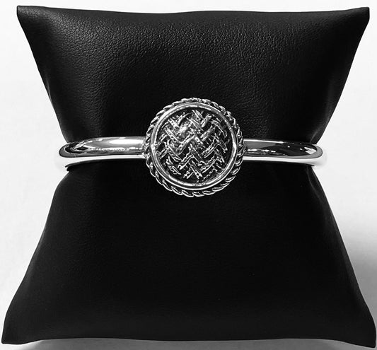 Sello de ley en el interior del brazalete en plata ley 925