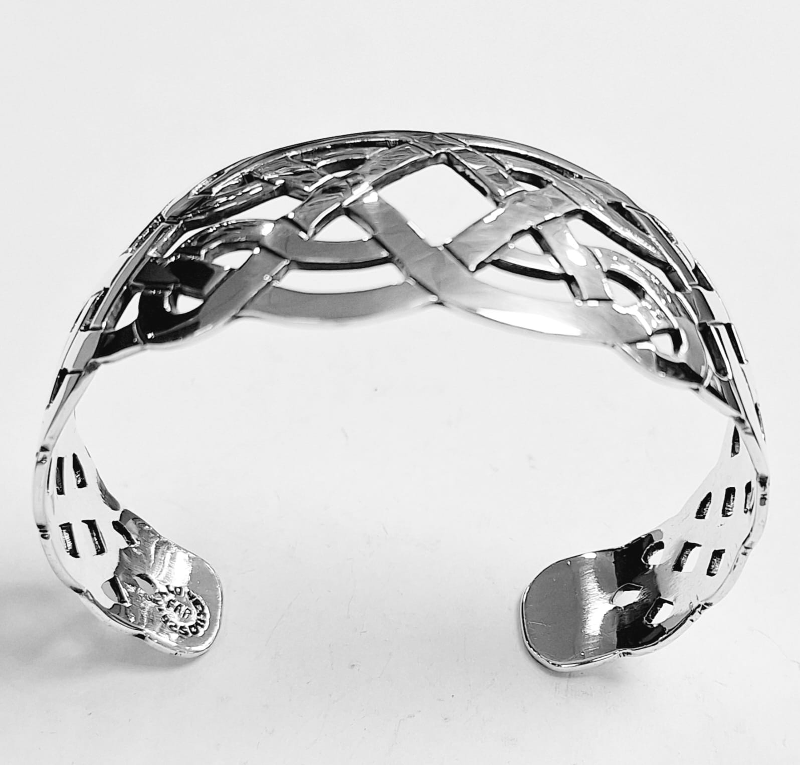 Brazalete en Plata Ley 925, sello de autenticidad Plata Ley .925