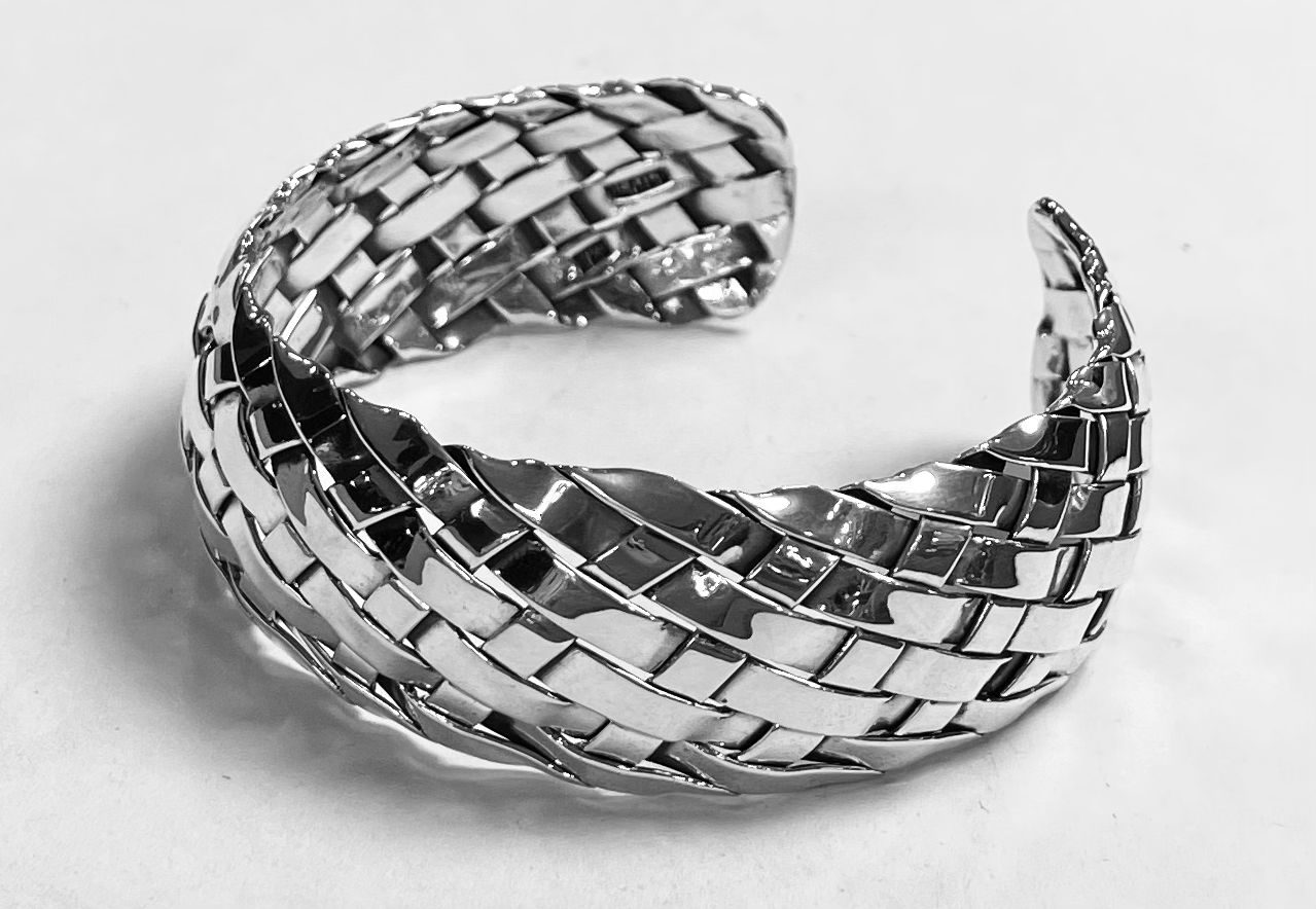 Brazalete Tapetillo en Plata Ley 925, vista frontal