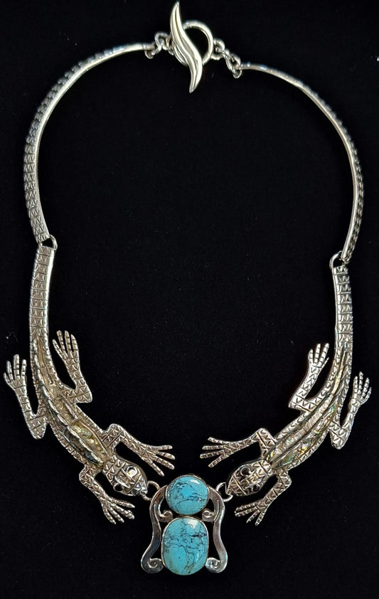 Sello de ley en el interior del collar iguana con incrustacion de turquesa en plata ley 925