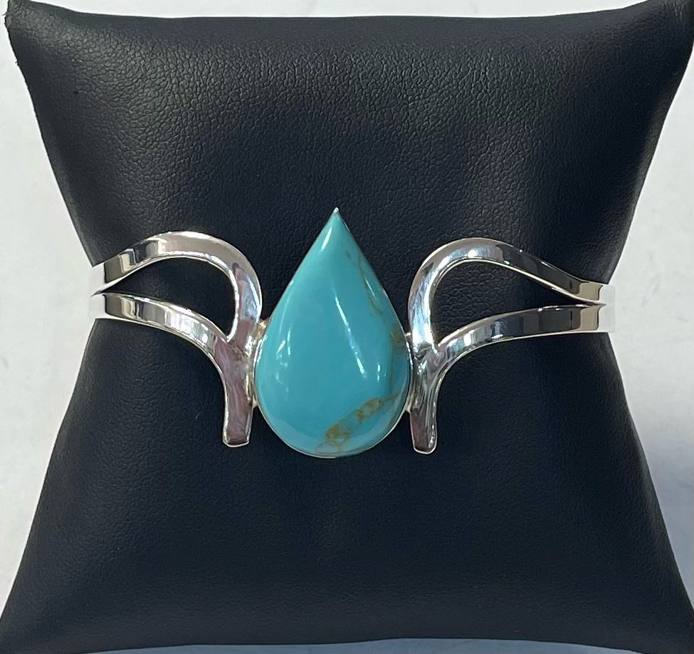 Brazalete con Turquesa en Plata Ley 925, sello de autenticidad Plata Ley .925