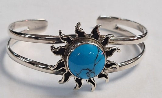 Sello de ley en el interior del brazalete con turquesa en plata ley 925