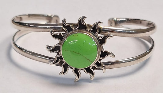 Sello de ley en el interior del brazalete en plata ley 925