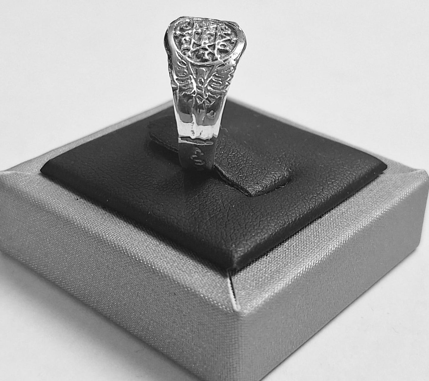 Anillo de Rey Salomon en Plata, vista frontal