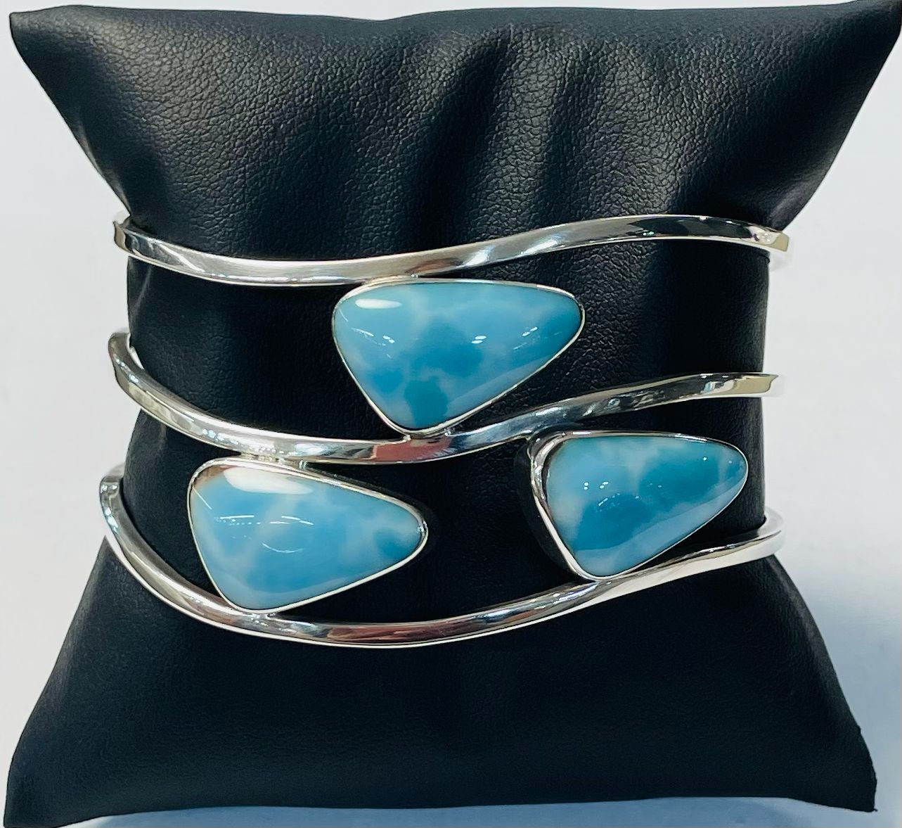 Brazalete con Larimar en Plata Ley 925, sello de autenticidad Plata Ley .925