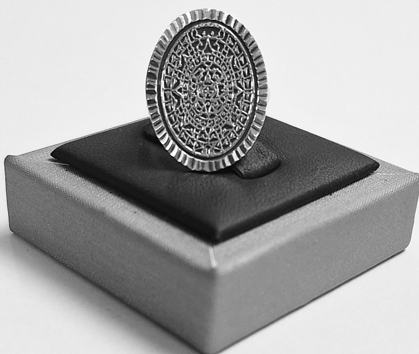 Anillo Calendario Azteca en Plata Ley 925, sello de autenticidad Plata Ley .925