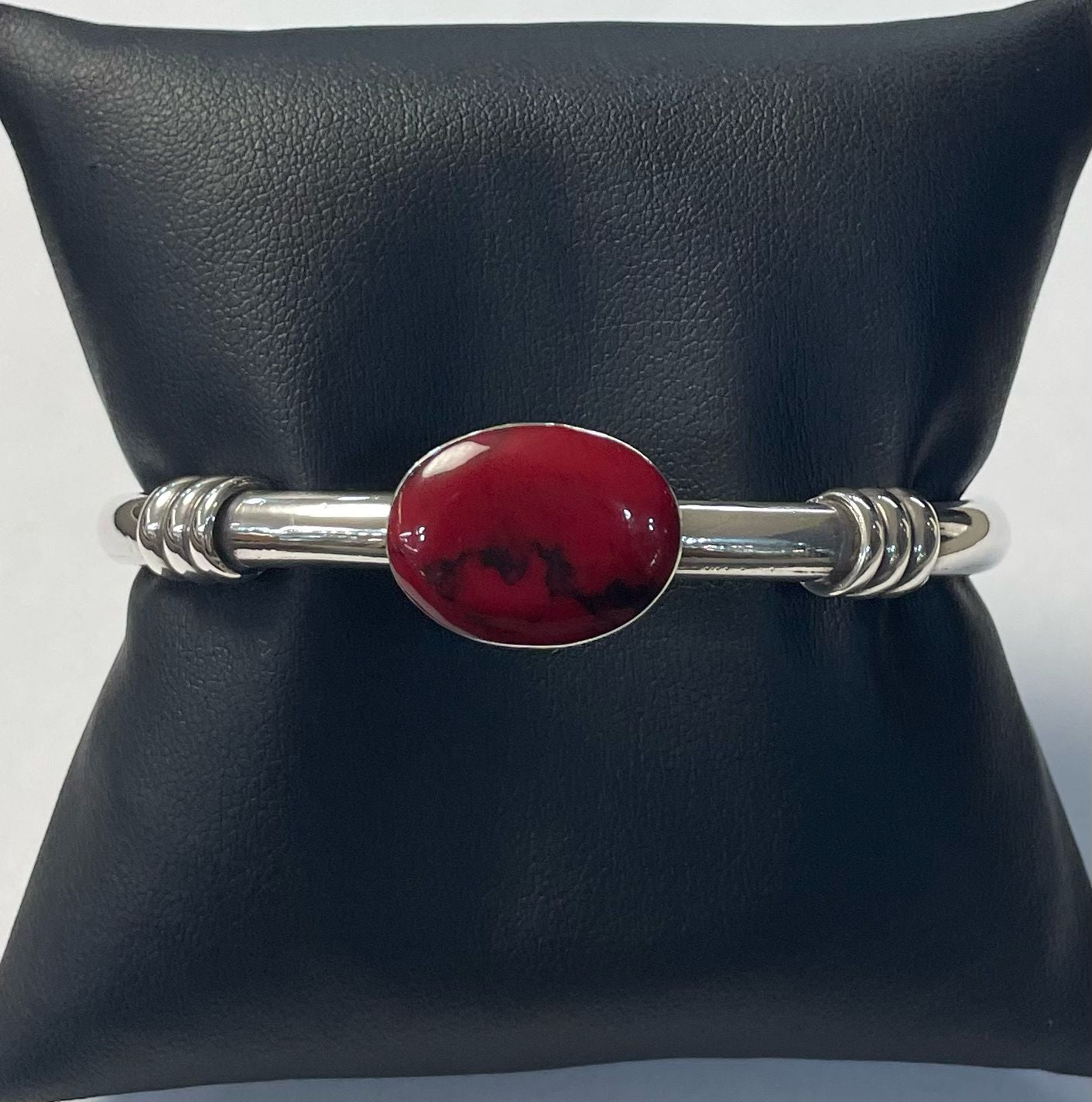 Brazalete con Coral en Plata Ley 925, sello de autenticidad Plata Ley .925