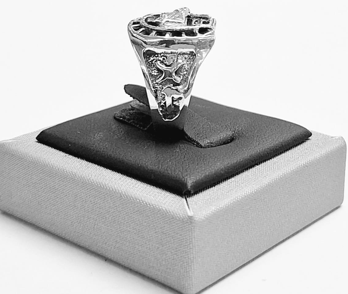 Anillo de Herradura en Plata Ley 925, vista frontal
