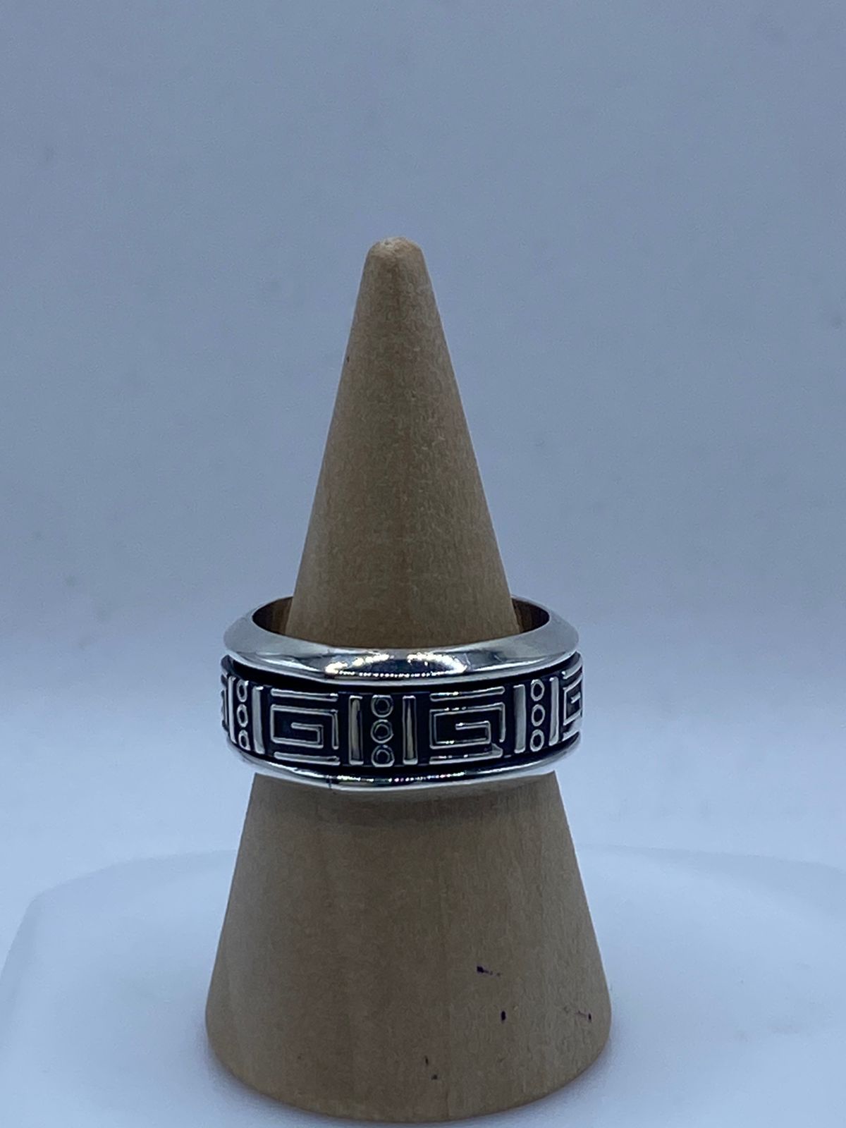 Anillo Giratorio de Plata 925 con Greca Geométrica, vista frontal